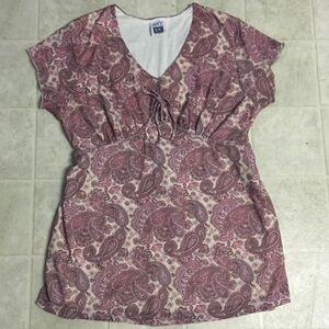 Maternity V Neck Shirt Size Medium